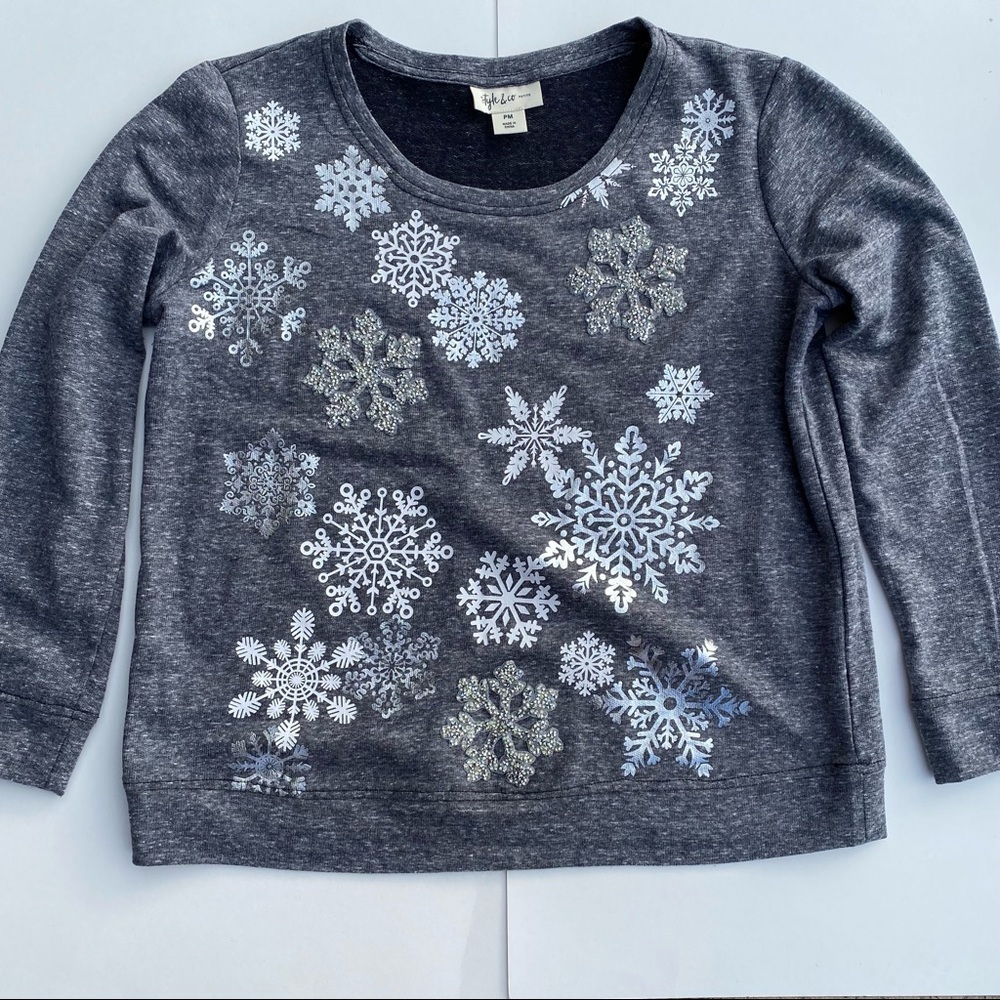 Style & Co Embellished Snowflake Top Size PM